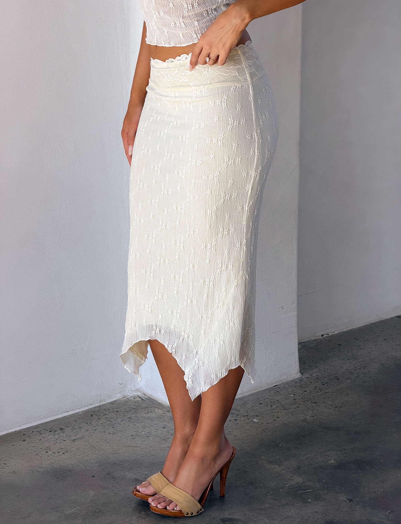 KATERINA MIDI SKIRT - CREAM - Image 4